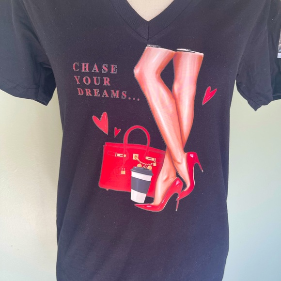New Chase Your Dreams T-Shirt Size Small - Picture 2 of 2